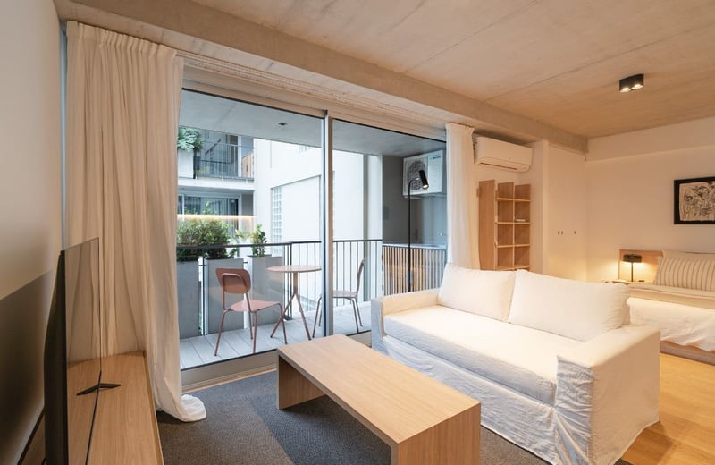 Аренда светлой меблированной студии, Реколета, Буэнос-Айрес, Аргентина